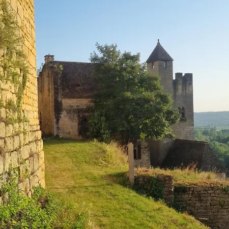 L'aventure Medievale Au Frais Derriere La Pierre Massive D'une Tour Millenaire * Бейнак-э-Казенак